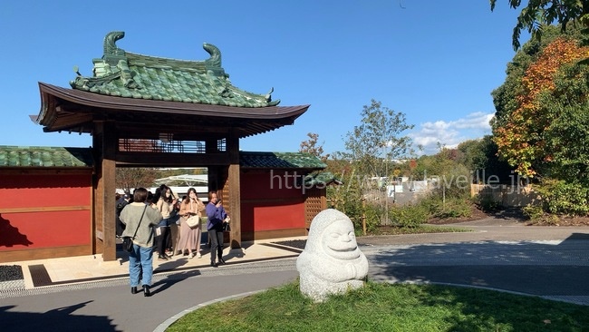 ジブリパーク桜門・林床花園（りんしょうかえん）